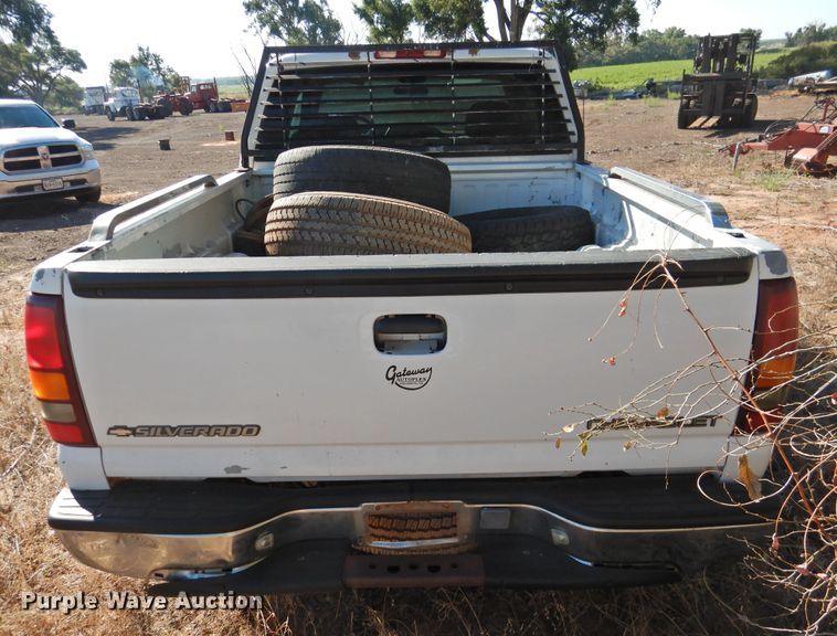 image for item DK2440 2001 Chevrolet Silverado 1500  Ext. Cab pickup truck