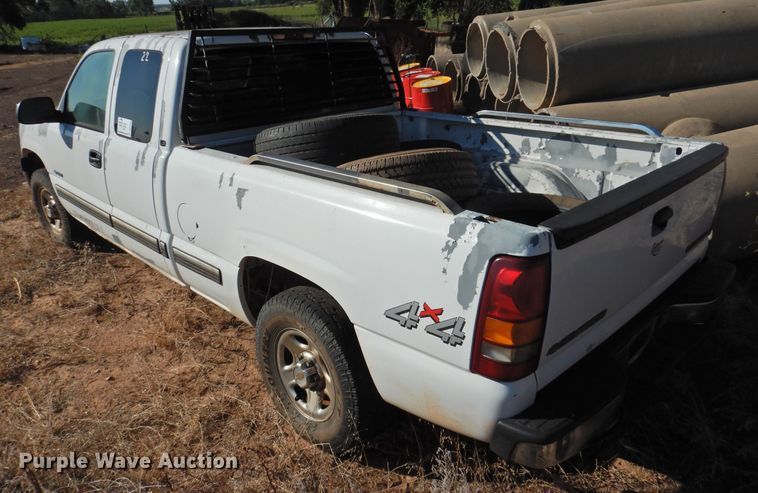 image for item DK2440 2001 Chevrolet Silverado 1500  Ext. Cab pickup truck