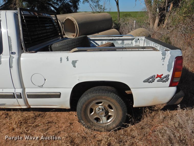 image for item DK2440 2001 Chevrolet Silverado 1500  Ext. Cab pickup truck