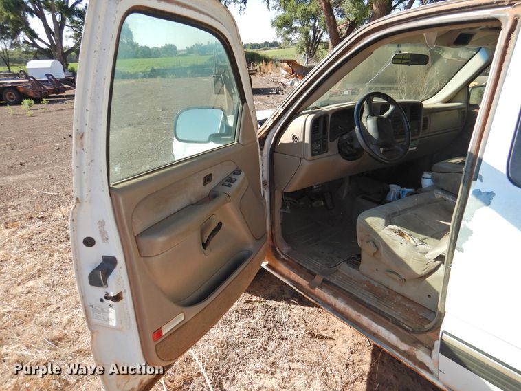 image for item DK2440 2001 Chevrolet Silverado 1500  Ext. Cab pickup truck