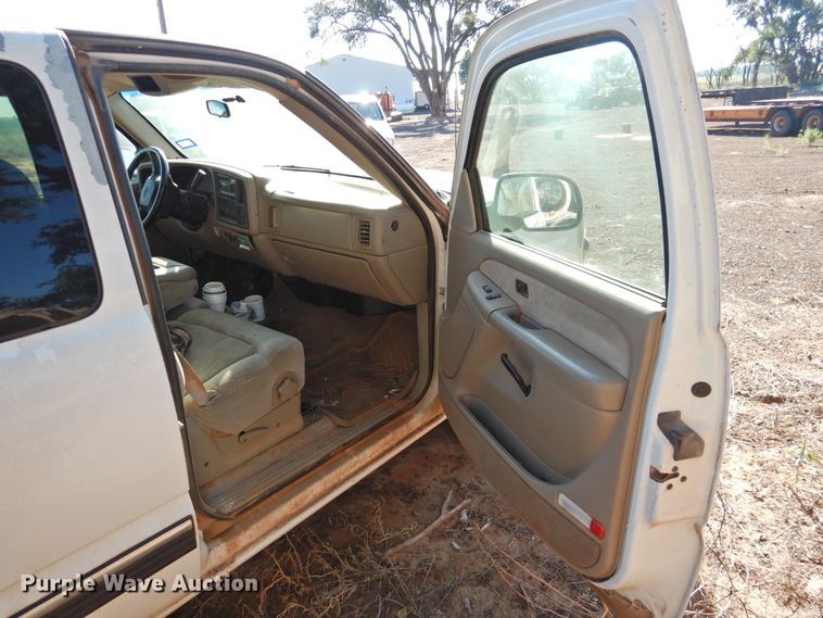 image for item DK2440 2001 Chevrolet Silverado 1500  Ext. Cab pickup truck