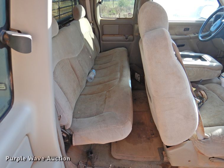 image for item DK2440 2001 Chevrolet Silverado 1500  Ext. Cab pickup truck