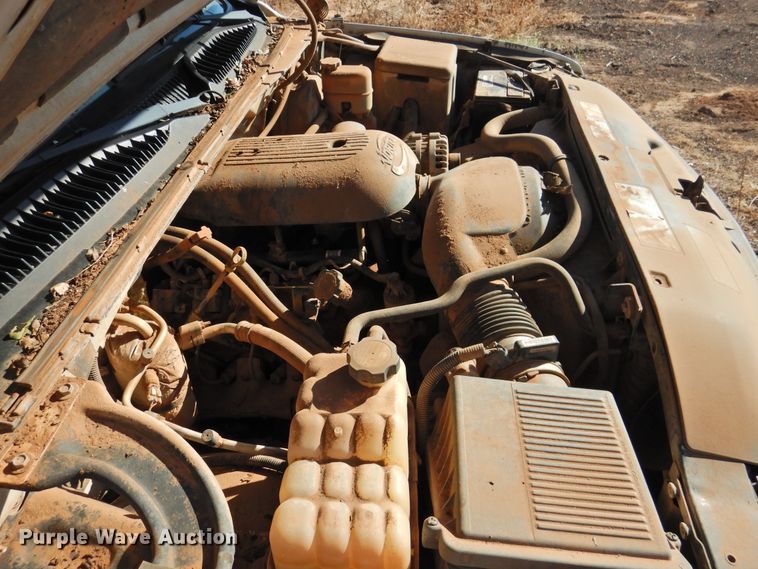 image for item DK2440 2001 Chevrolet Silverado 1500  Ext. Cab pickup truck