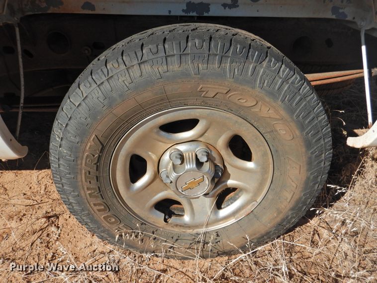 image for item DK2440 2001 Chevrolet Silverado 1500  Ext. Cab pickup truck