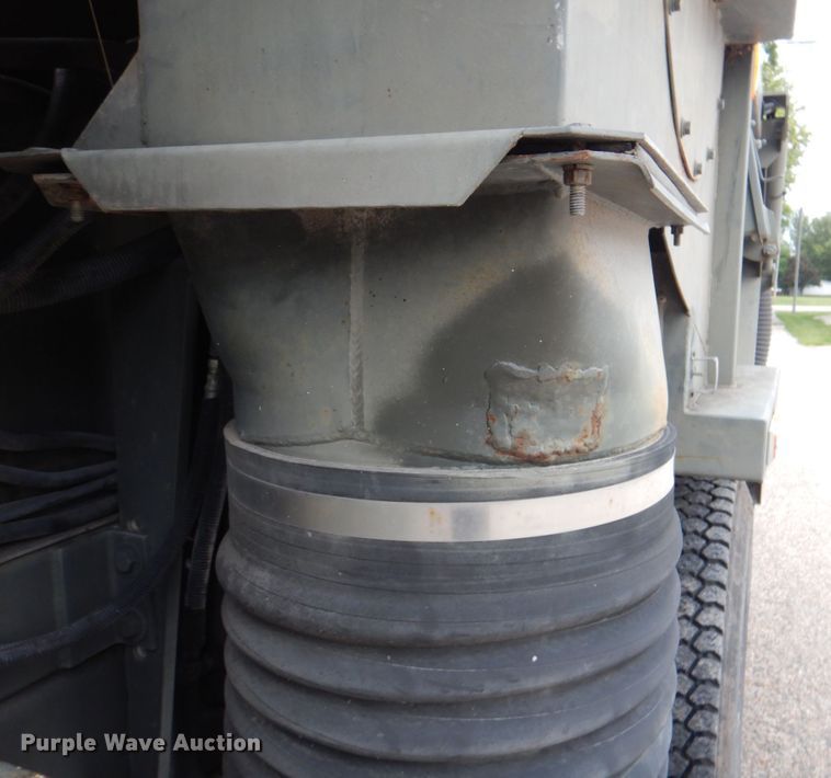 image for item DL0119 1988 International S1600  street sweeper truck