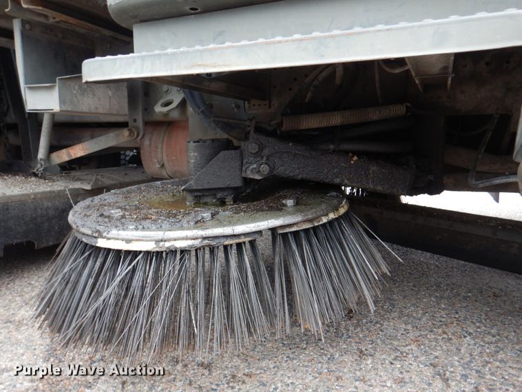 image for item DL0119 1988 International S1600  street sweeper truck