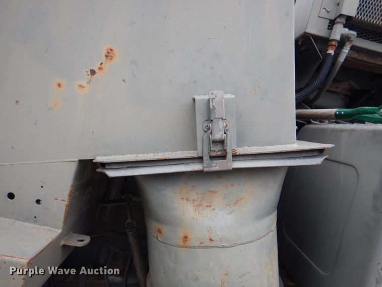 image for item DL0119 1988 International S1600  street sweeper truck