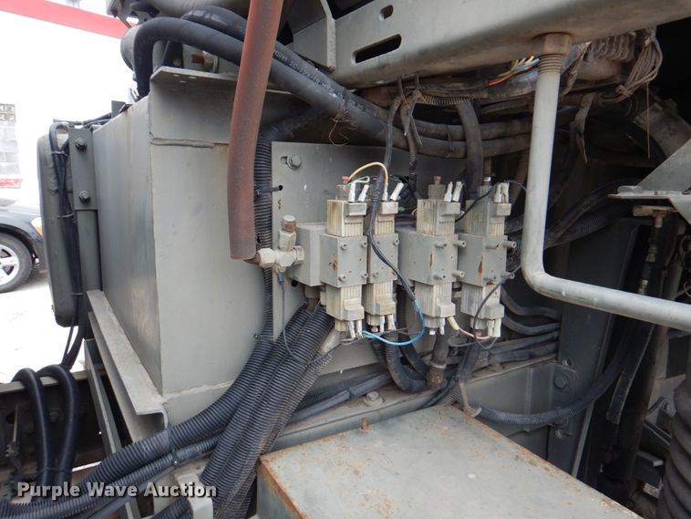 image for item DL0119 1988 International S1600  street sweeper truck