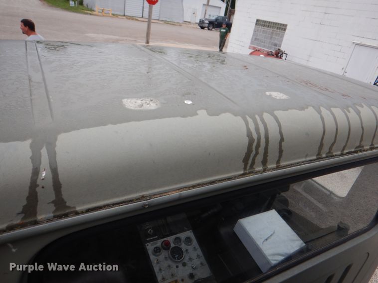 image for item DL0119 1988 International S1600  street sweeper truck