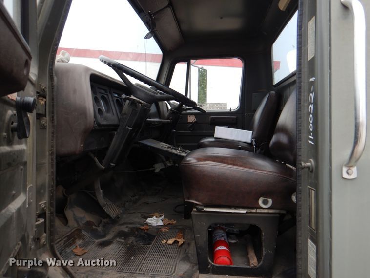 image for item DL0119 1988 International S1600  street sweeper truck