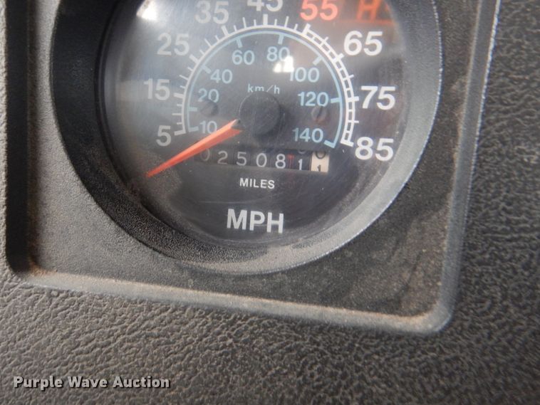 image for item DL0119 1988 International S1600  street sweeper truck