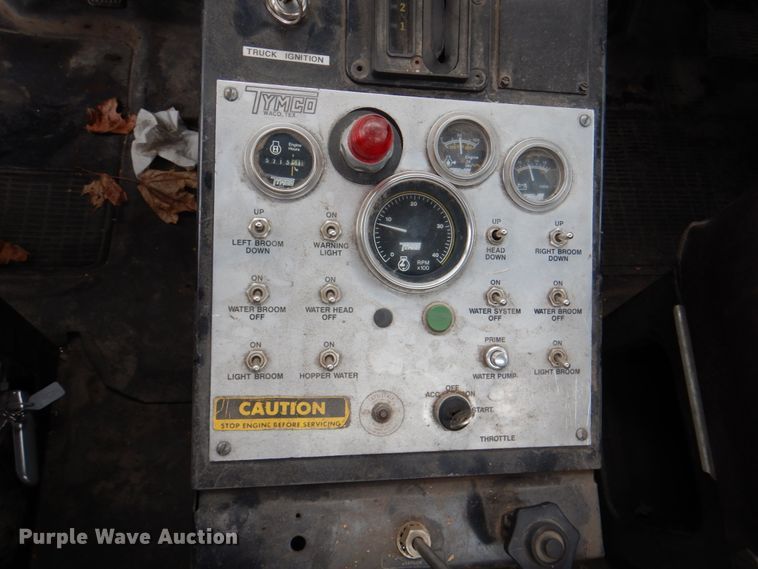 image for item DL0119 1988 International S1600  street sweeper truck