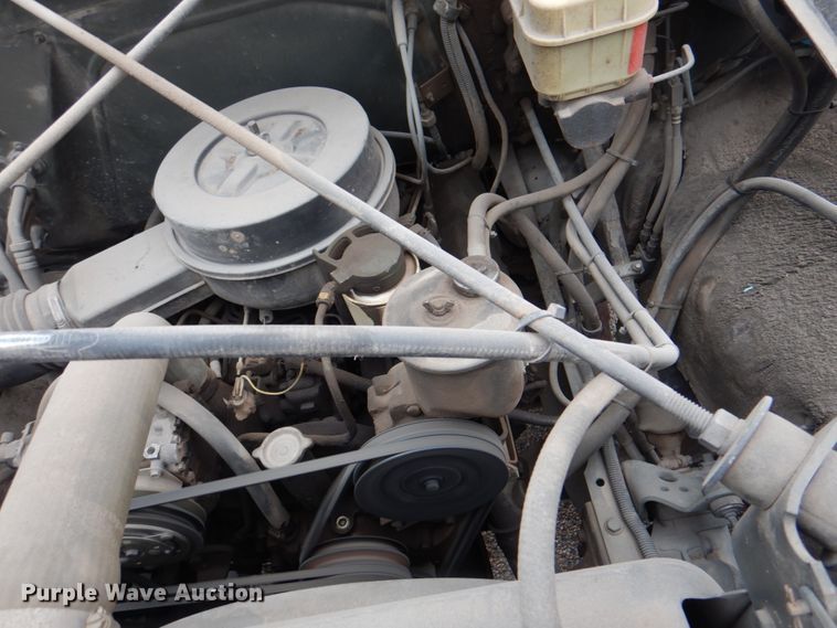 image for item DL0119 1988 International S1600  street sweeper truck