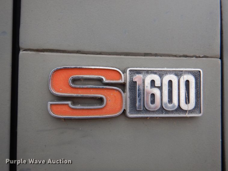 image for item DL0119 1988 International S1600  street sweeper truck