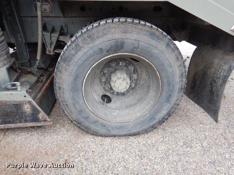 image for item DL0119 1988 International S1600  street sweeper truck