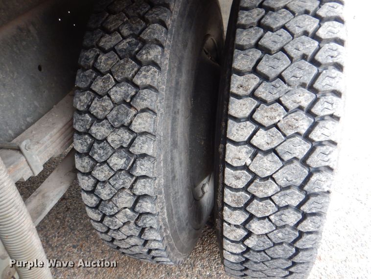 image for item DL0119 1988 International S1600  street sweeper truck