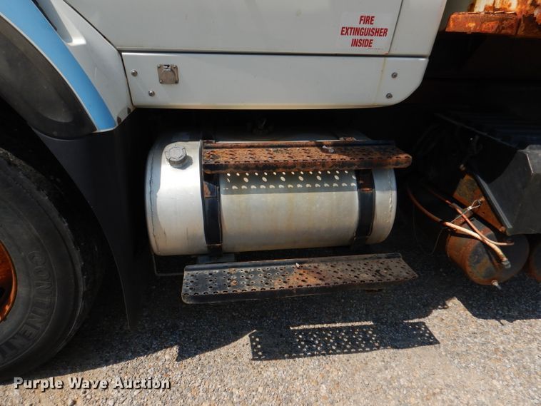 image for item DL3007 2011 International 7400  dump truck