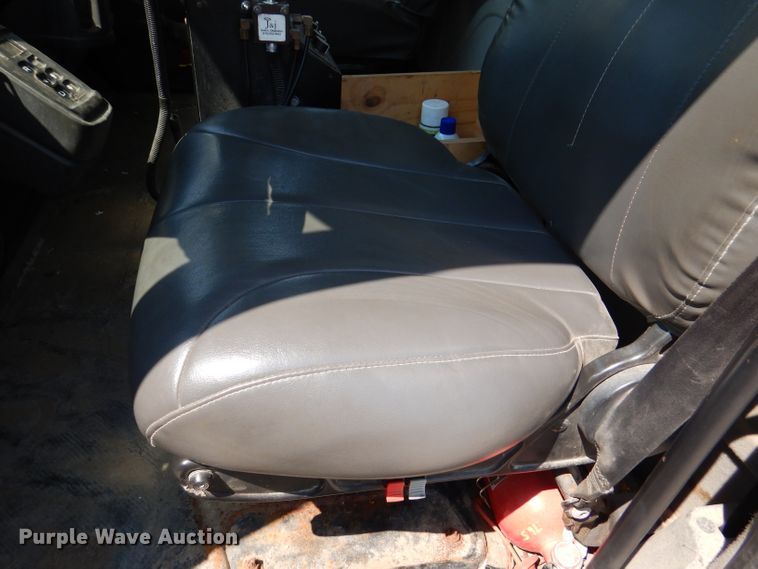 image for item DL3007 2011 International 7400  dump truck