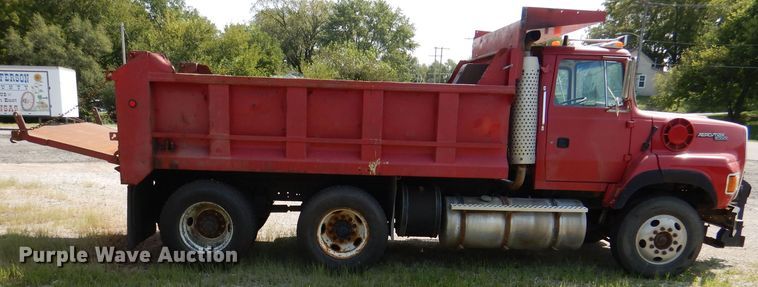 image for item DL3070 1995 Ford L9000  dump truck