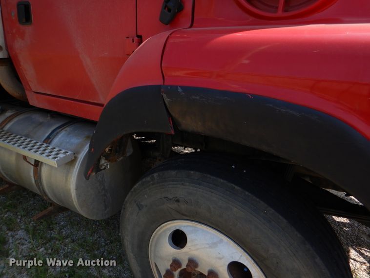 image for item DL3070 1995 Ford L9000  dump truck