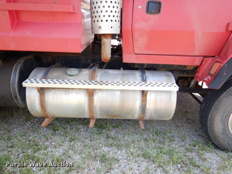 image for item DL3070 1995 Ford L9000  dump truck