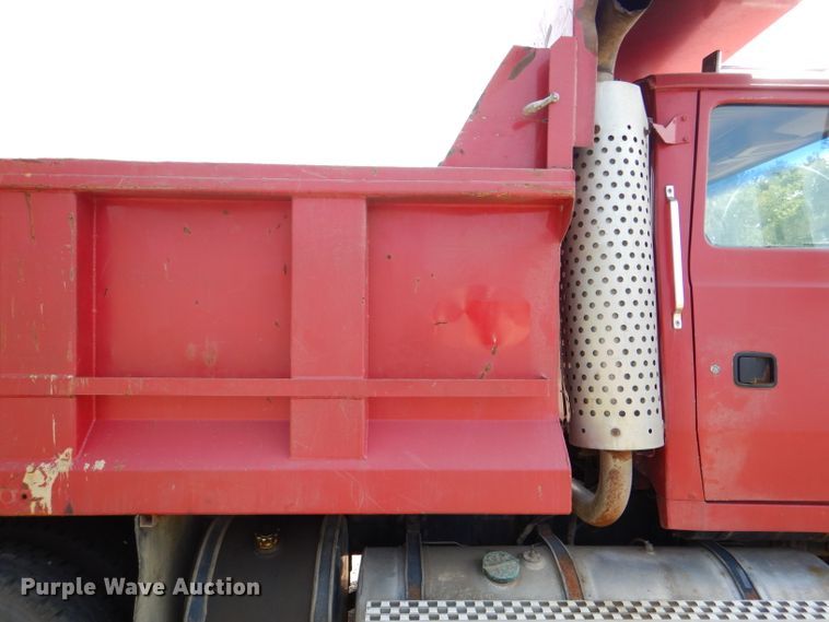 image for item DL3070 1995 Ford L9000  dump truck