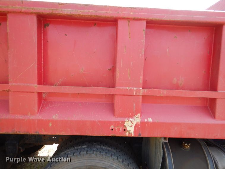 image for item DL3070 1995 Ford L9000  dump truck