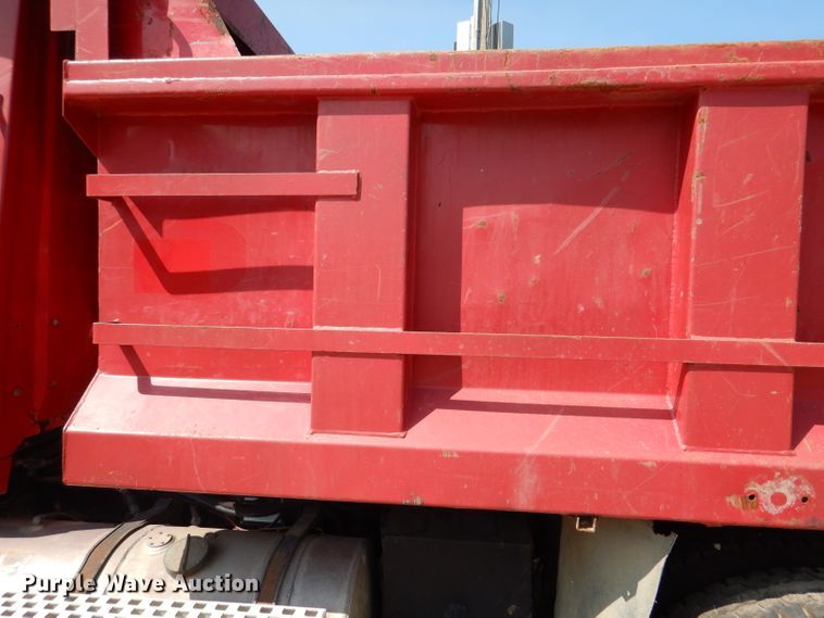 image for item DL3070 1995 Ford L9000  dump truck