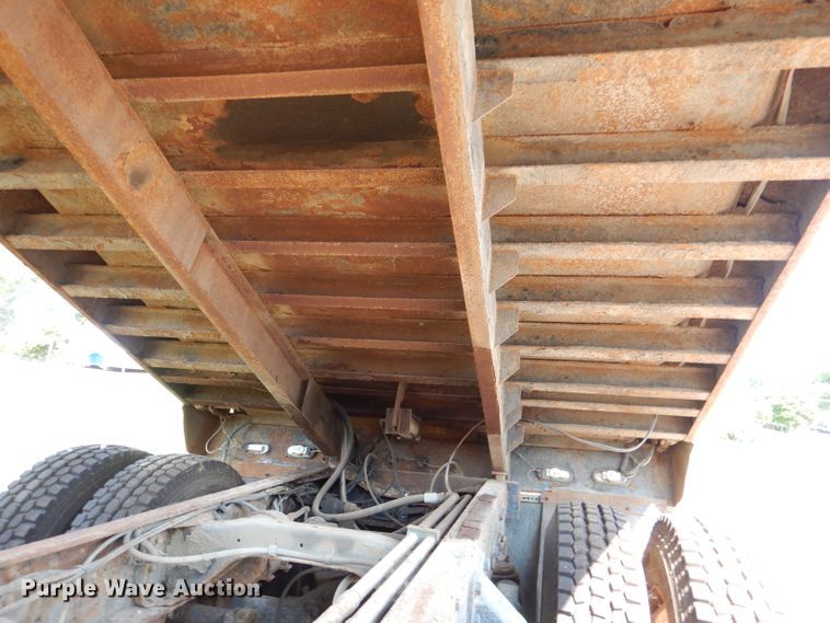 image for item DL3070 1995 Ford L9000  dump truck