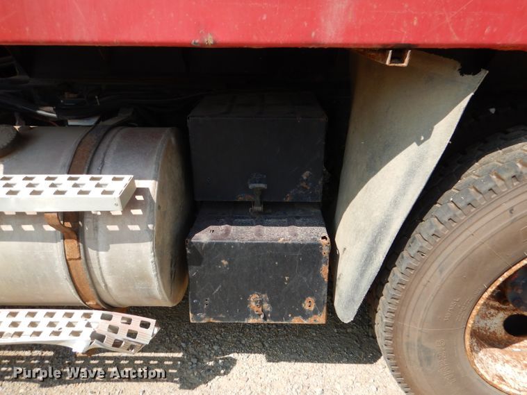 image for item DL3070 1995 Ford L9000  dump truck