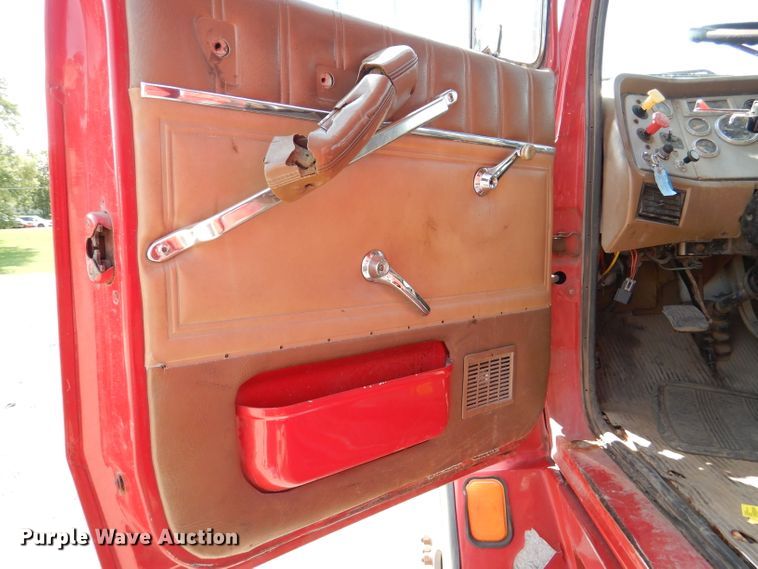 image for item DL3070 1995 Ford L9000  dump truck