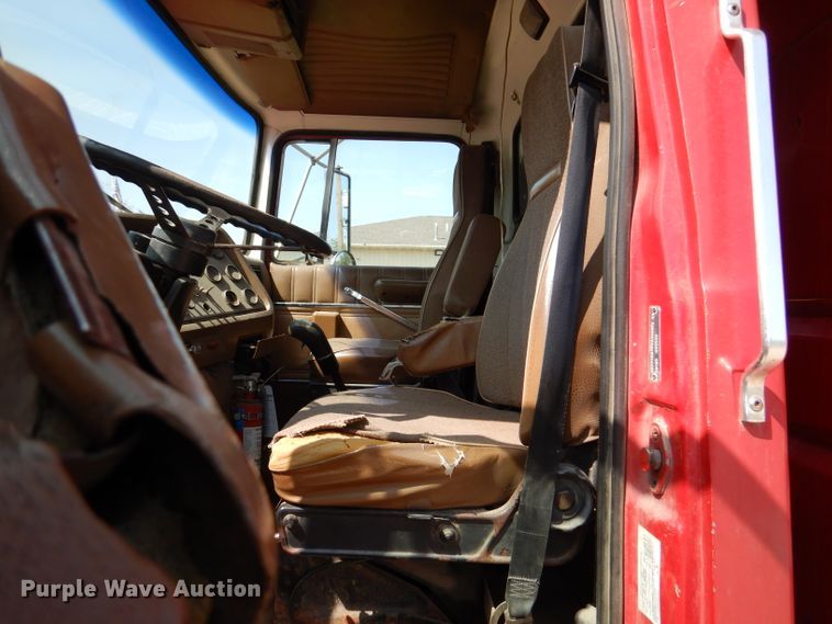 image for item DL3070 1995 Ford L9000  dump truck