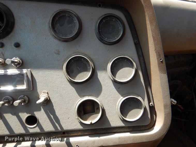 image for item DL3070 1995 Ford L9000  dump truck