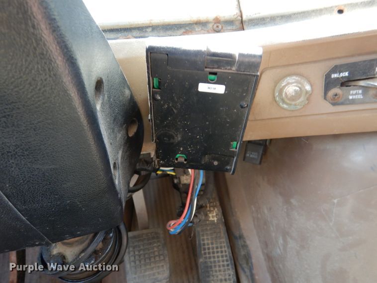 image for item DL3070 1995 Ford L9000  dump truck