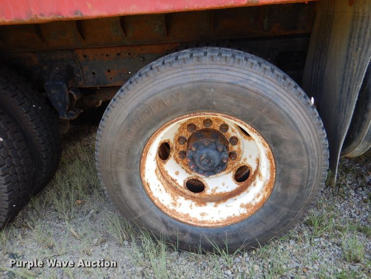 image for item DL3070 1995 Ford L9000  dump truck