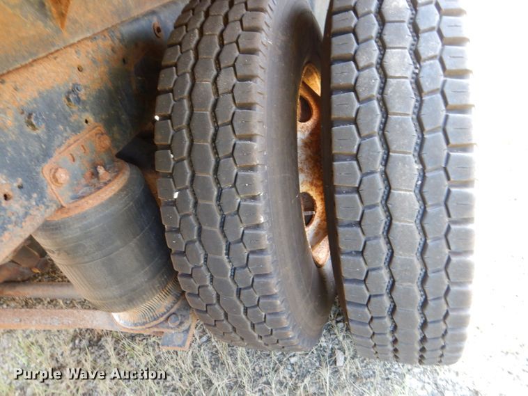 image for item DL3070 1995 Ford L9000  dump truck