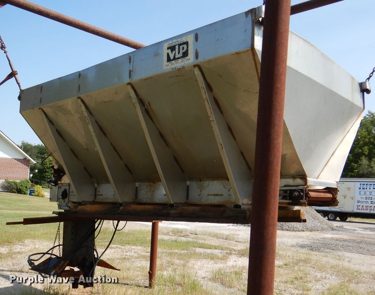 image for item DL3070 1995 Ford L9000  dump truck