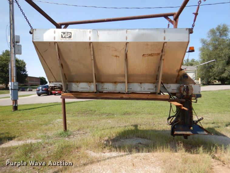 image for item DL3070 1995 Ford L9000  dump truck