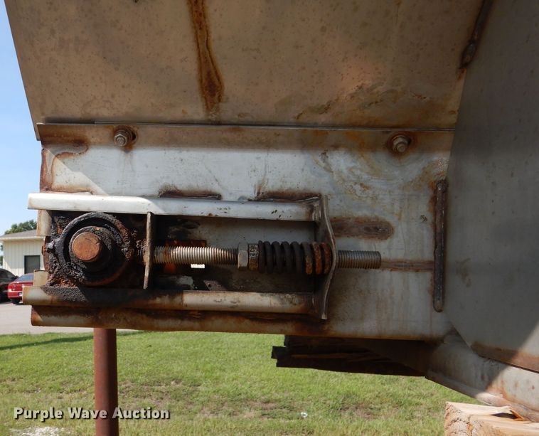 image for item DL3070 1995 Ford L9000  dump truck