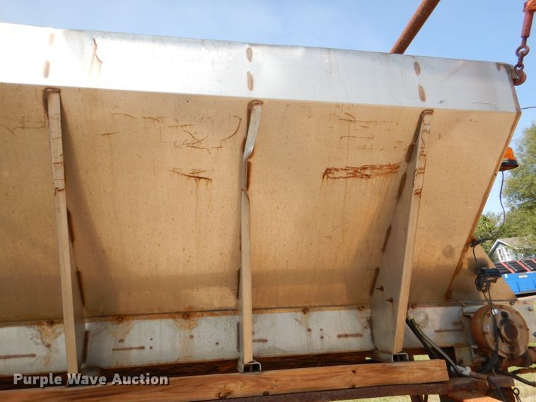 image for item DL3070 1995 Ford L9000  dump truck