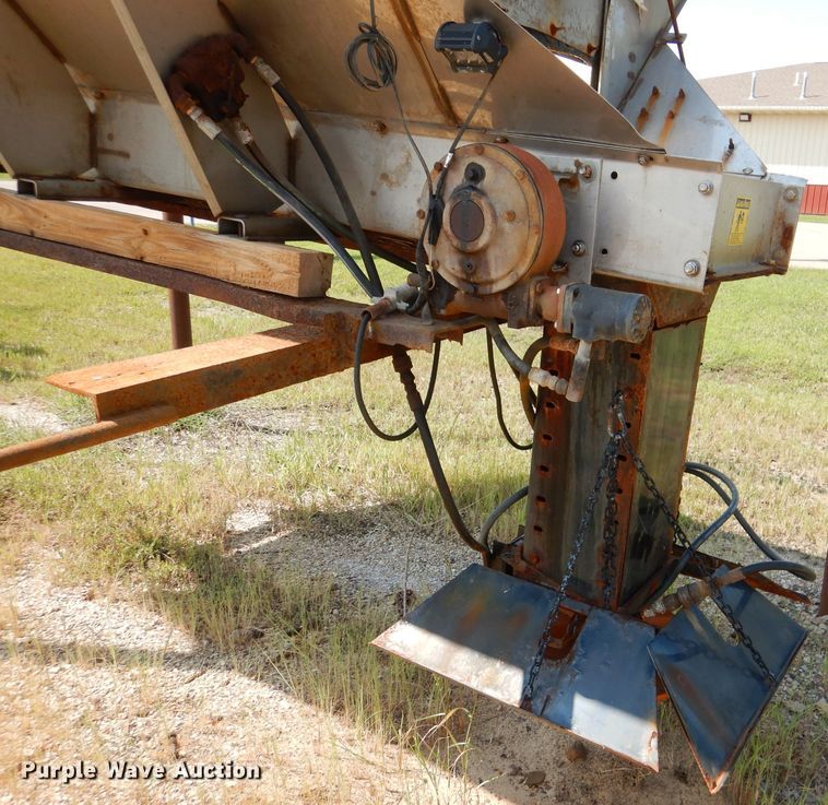 image for item DL3070 1995 Ford L9000  dump truck