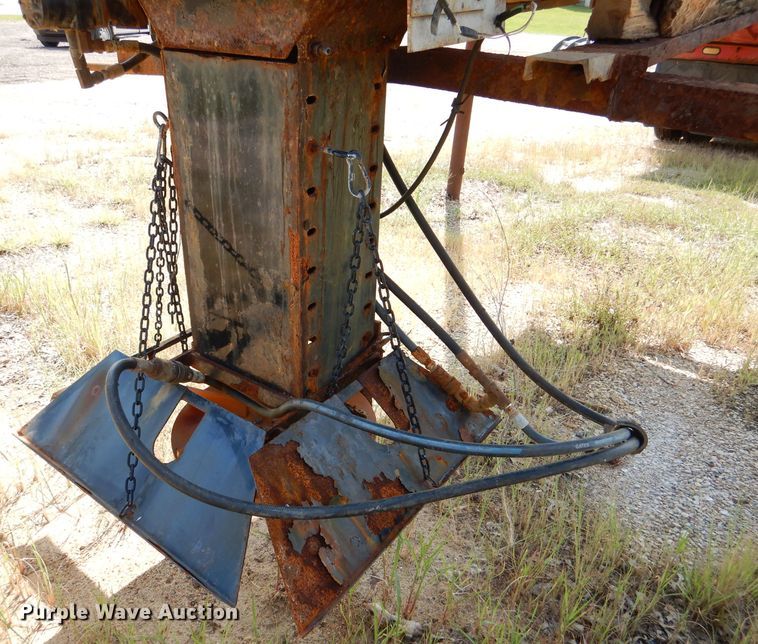 image for item DL3070 1995 Ford L9000  dump truck