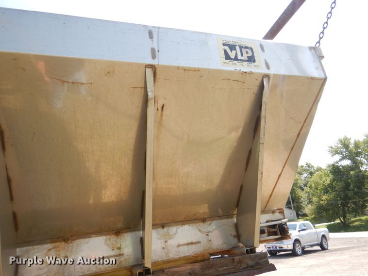 image for item DL3070 1995 Ford L9000  dump truck