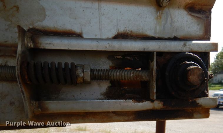 image for item DL3070 1995 Ford L9000  dump truck