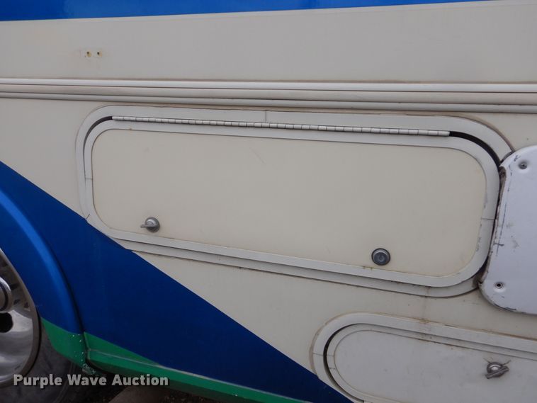 image for item DL6305 1994 Winnebago SCG34RS  mobile command center