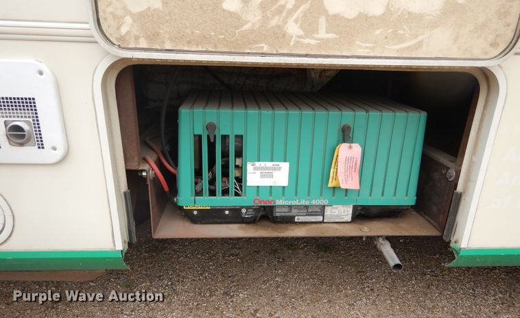 image for item DL6305 1994 Winnebago SCG34RS  mobile command center