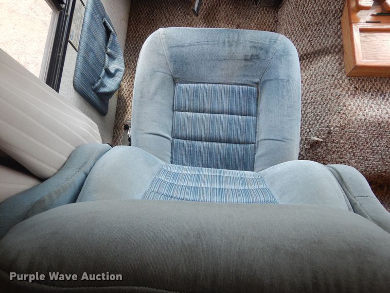 image for item DL6305 1994 Winnebago SCG34RS  mobile command center