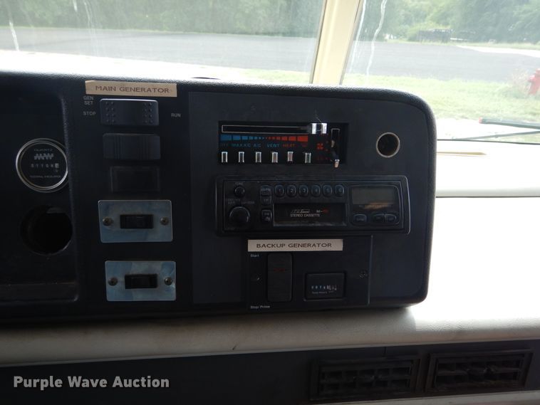 image for item DL6305 1994 Winnebago SCG34RS  mobile command center