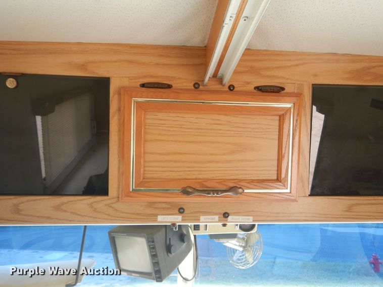 image for item DL6305 1994 Winnebago SCG34RS  mobile command center