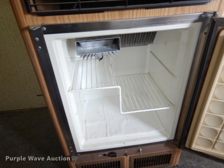 image for item DL6305 1994 Winnebago SCG34RS  mobile command center